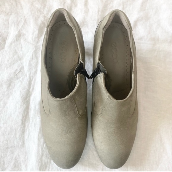 Ecco Sculpted Low Cut Ankle Boots - Picture 3 of 12